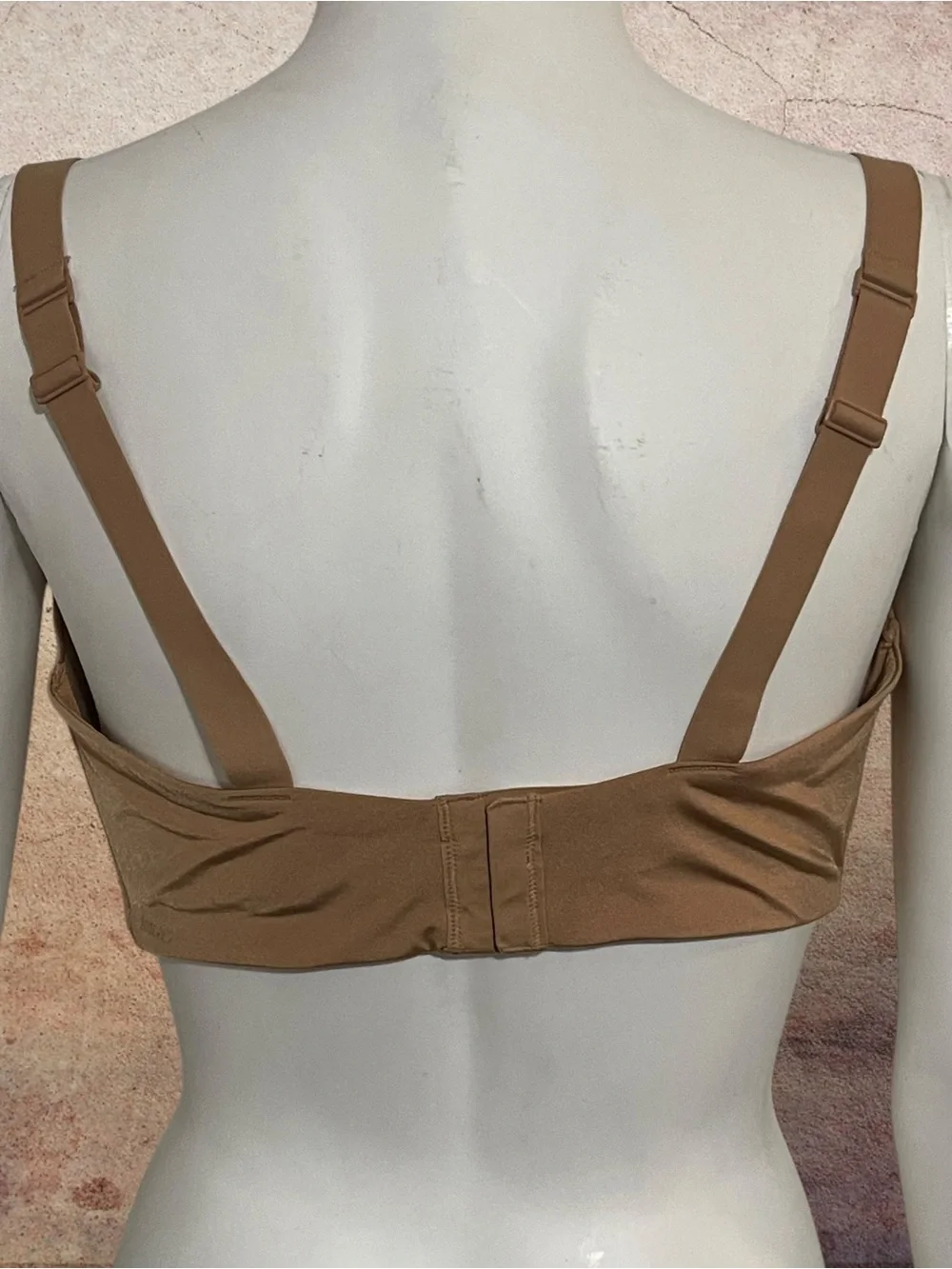 ✨ SKIMS Wireless Form T-Shirt Plunge Bra Neutral Tan 40DD - Picture 9 of 11